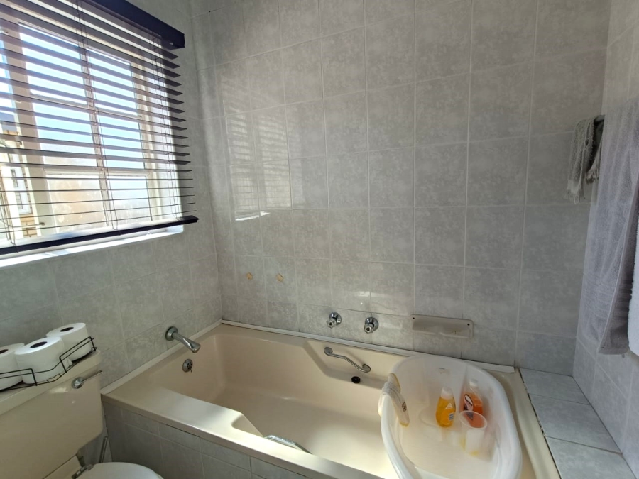 To Let 3 Bedroom Property for Rent in Meer En See KwaZulu-Natal