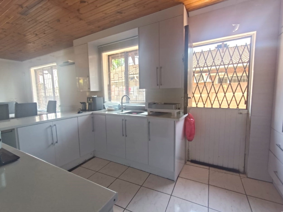 To Let 2 Bedroom Property for Rent in Birdswood KwaZulu-Natal