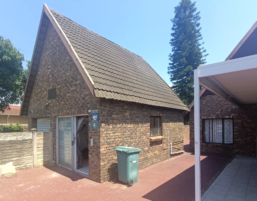 To Let 2 Bedroom Property for Rent in Birdswood KwaZulu-Natal