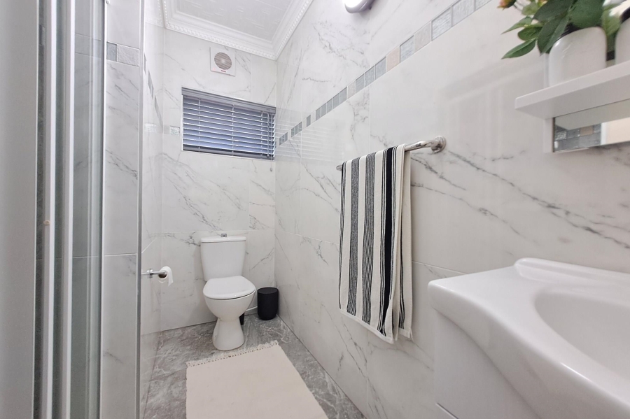 To Let 2 Bedroom Property for Rent in Athlone KwaZulu-Natal