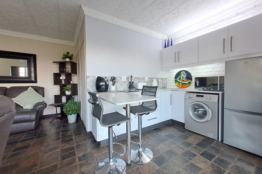 To Let 2 Bedroom Property for Rent in Athlone KwaZulu-Natal