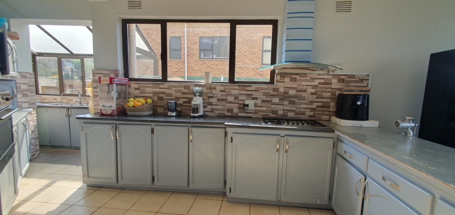5 Bedroom Property for Sale in Bluff KwaZulu-Natal