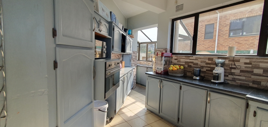 5 Bedroom Property for Sale in Bluff KwaZulu-Natal