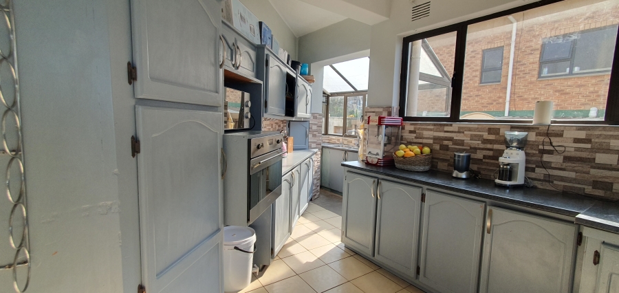 5 Bedroom Property for Sale in Bluff KwaZulu-Natal