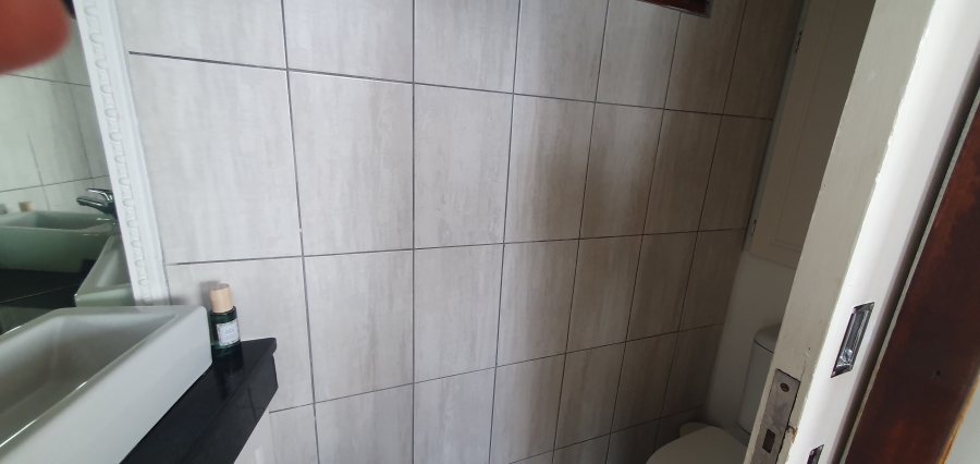 5 Bedroom Property for Sale in Bluff KwaZulu-Natal