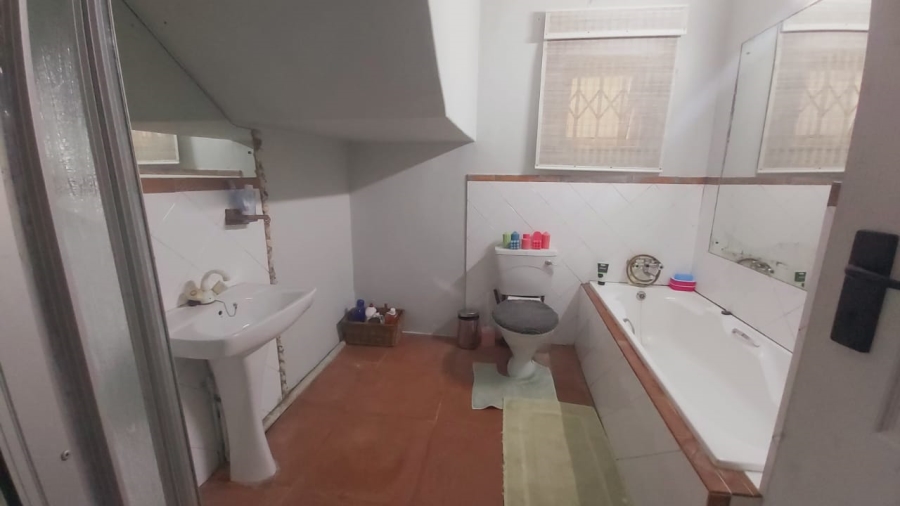 5 Bedroom Property for Sale in Bluff KwaZulu-Natal