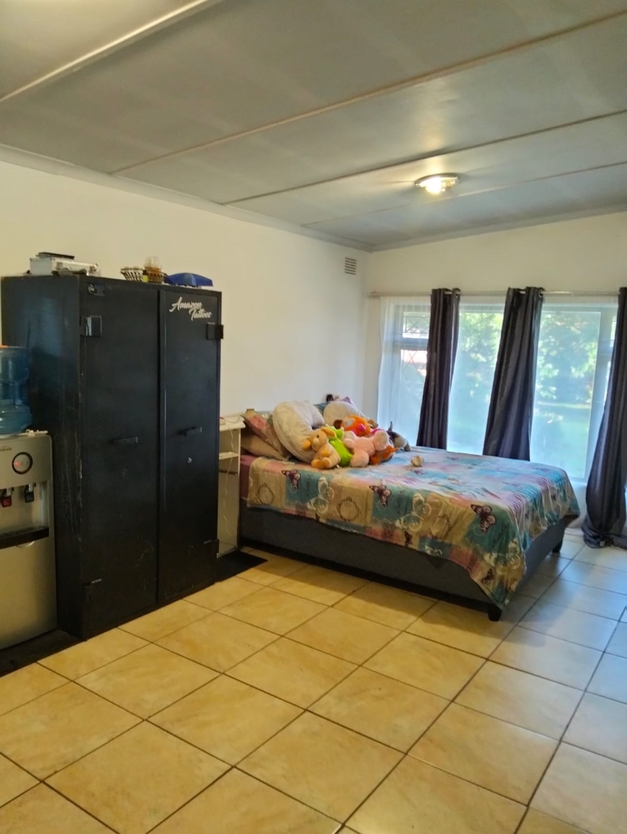 3 Bedroom Property for Sale in Sea Park KwaZulu-Natal