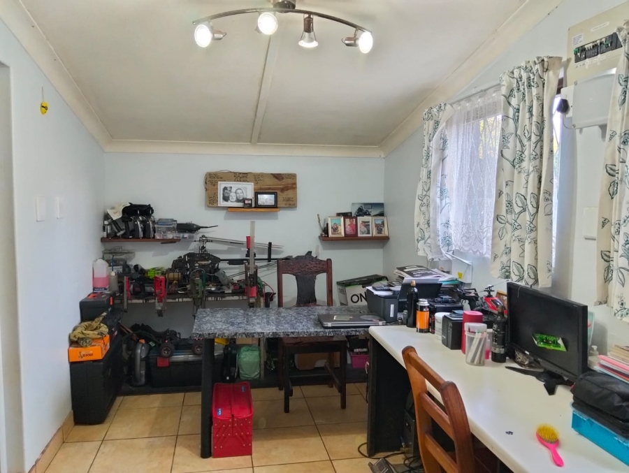 3 Bedroom Property for Sale in Sea Park KwaZulu-Natal