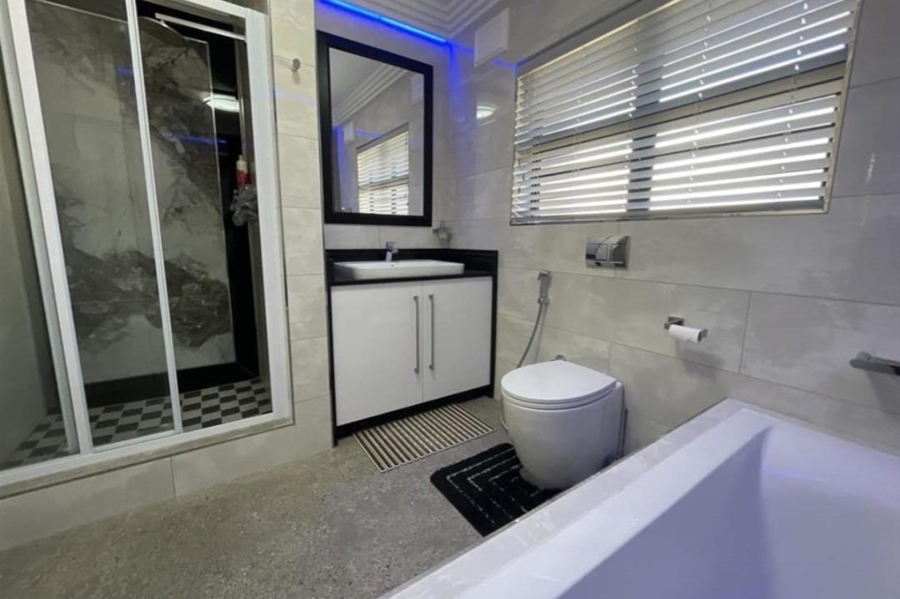 5 Bedroom Property for Sale in Westville Central KwaZulu-Natal