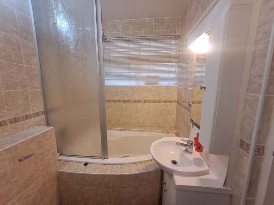 2 Bedroom Property for Sale in Lawrence Rocks KwaZulu-Natal