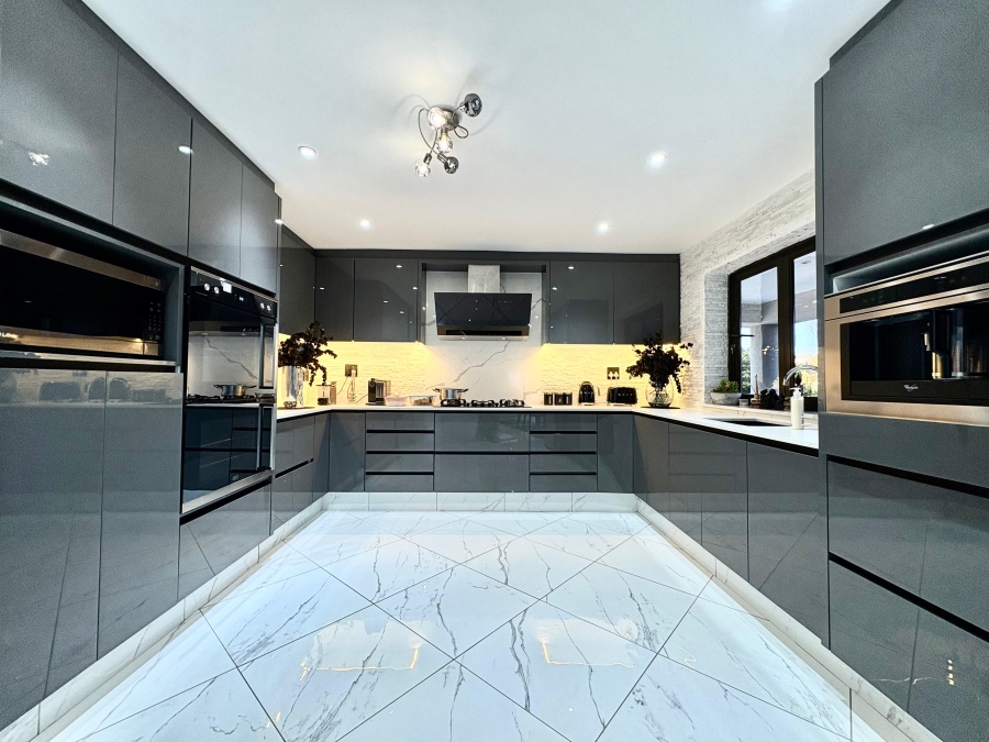 5 Bedroom Property for Sale in Sheffield Beach KwaZulu-Natal