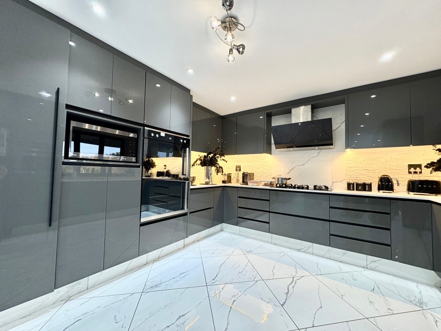 5 Bedroom Property for Sale in Sheffield Beach KwaZulu-Natal