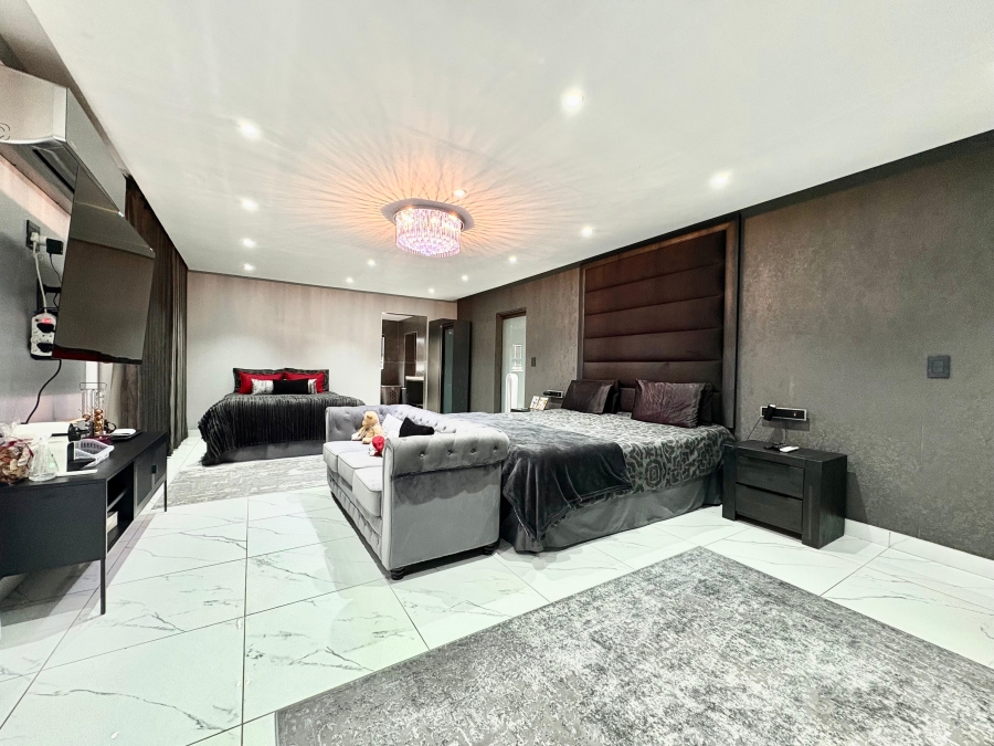 5 Bedroom Property for Sale in Sheffield Beach KwaZulu-Natal