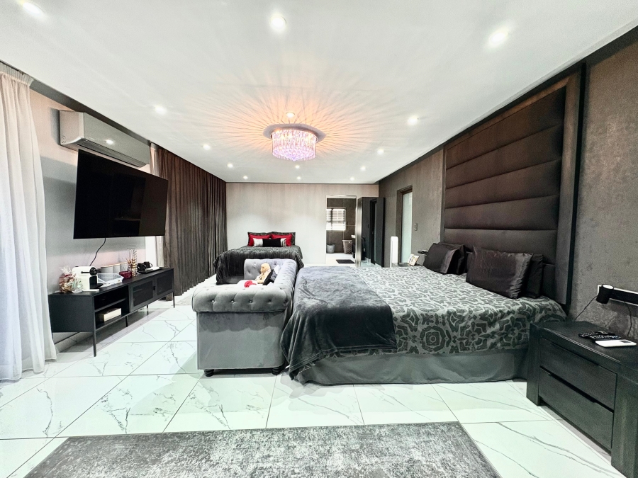 5 Bedroom Property for Sale in Sheffield Beach KwaZulu-Natal