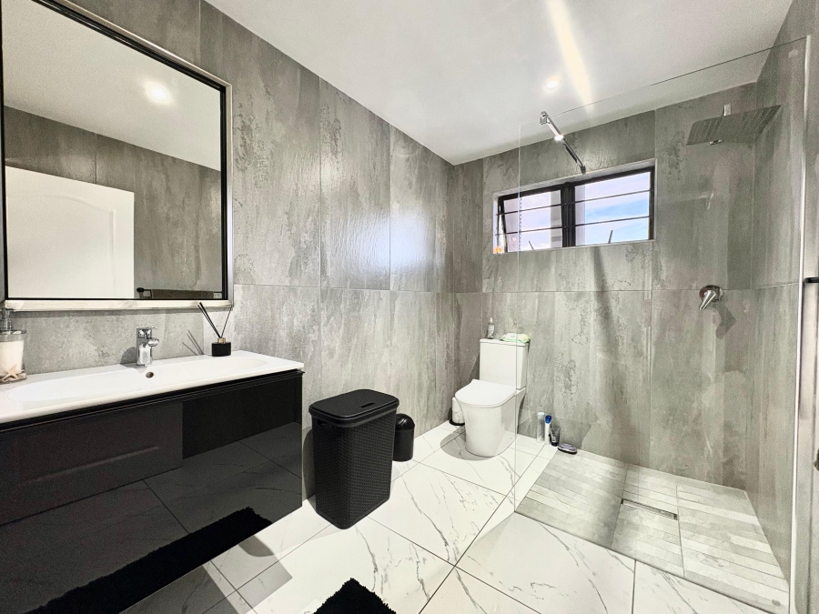 5 Bedroom Property for Sale in Sheffield Beach KwaZulu-Natal