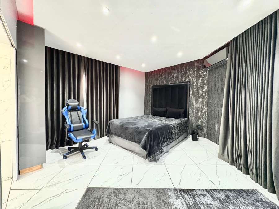 5 Bedroom Property for Sale in Sheffield Beach KwaZulu-Natal