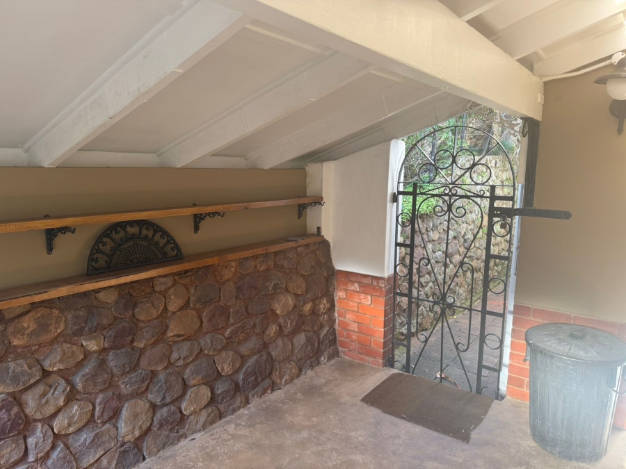 To Let 2 Bedroom Property for Rent in Windermere KwaZulu-Natal