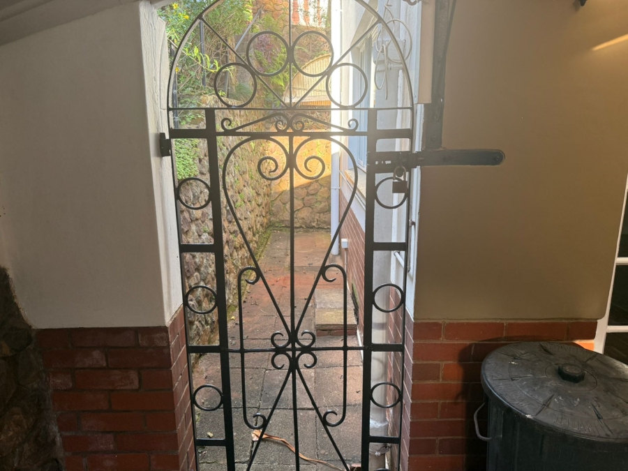 To Let 2 Bedroom Property for Rent in Windermere KwaZulu-Natal