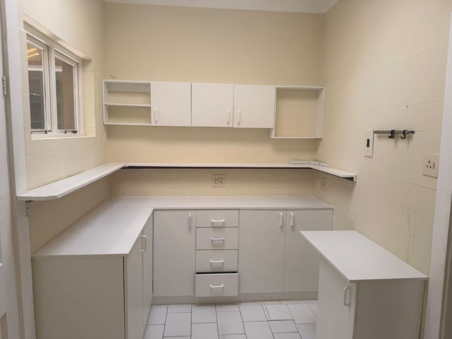 To Let 2 Bedroom Property for Rent in Windermere KwaZulu-Natal
