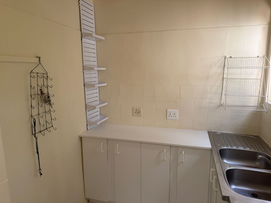 To Let 2 Bedroom Property for Rent in Windermere KwaZulu-Natal