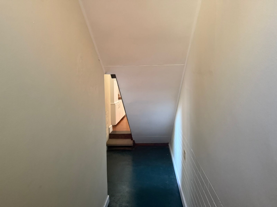 To Let 2 Bedroom Property for Rent in Windermere KwaZulu-Natal