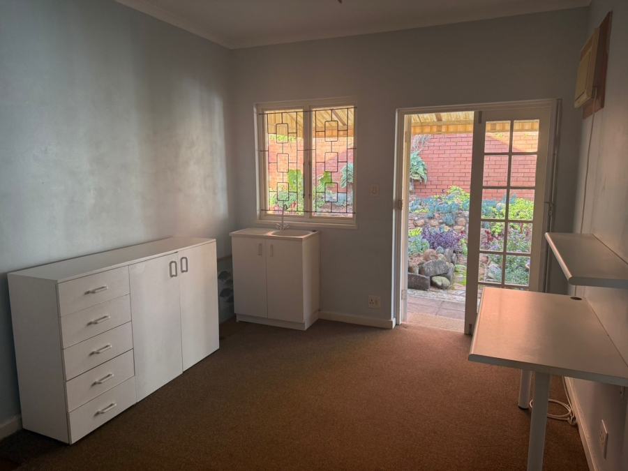 To Let 2 Bedroom Property for Rent in Windermere KwaZulu-Natal