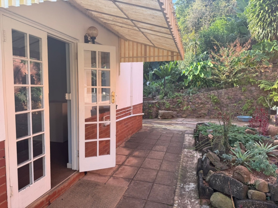 To Let 2 Bedroom Property for Rent in Windermere KwaZulu-Natal