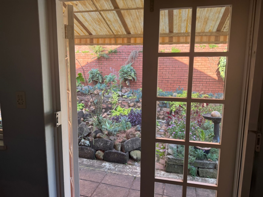 To Let 2 Bedroom Property for Rent in Windermere KwaZulu-Natal