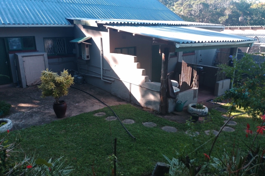 9 Bedroom Property for Sale in Black Rock KwaZulu-Natal