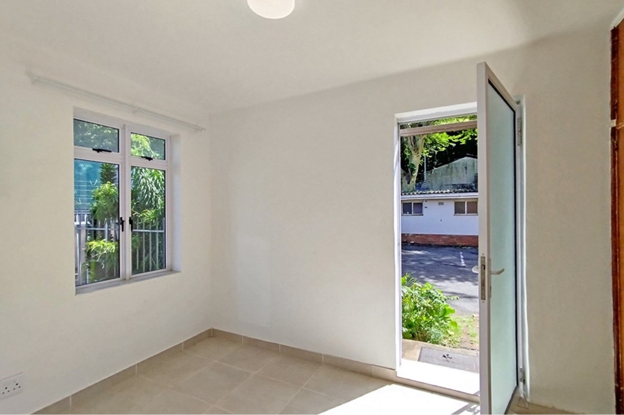 To Let 2 Bedroom Property for Rent in Windermere KwaZulu-Natal