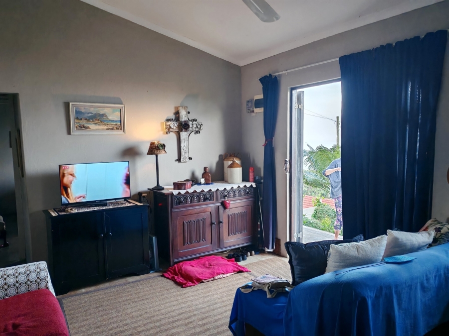 5 Bedroom Property for Sale in Brighton Beach KwaZulu-Natal