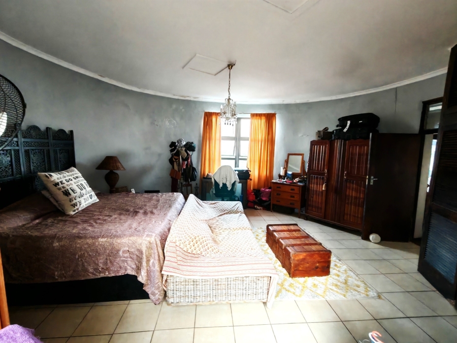 5 Bedroom Property for Sale in Brighton Beach KwaZulu-Natal