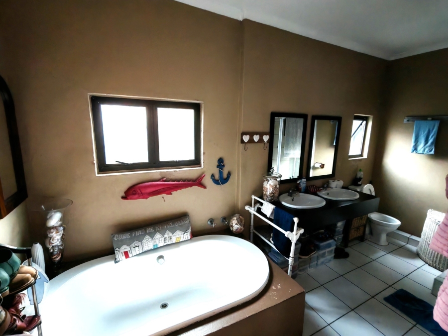 5 Bedroom Property for Sale in Brighton Beach KwaZulu-Natal