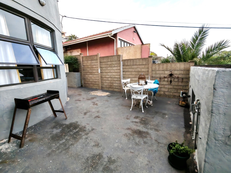 5 Bedroom Property for Sale in Brighton Beach KwaZulu-Natal