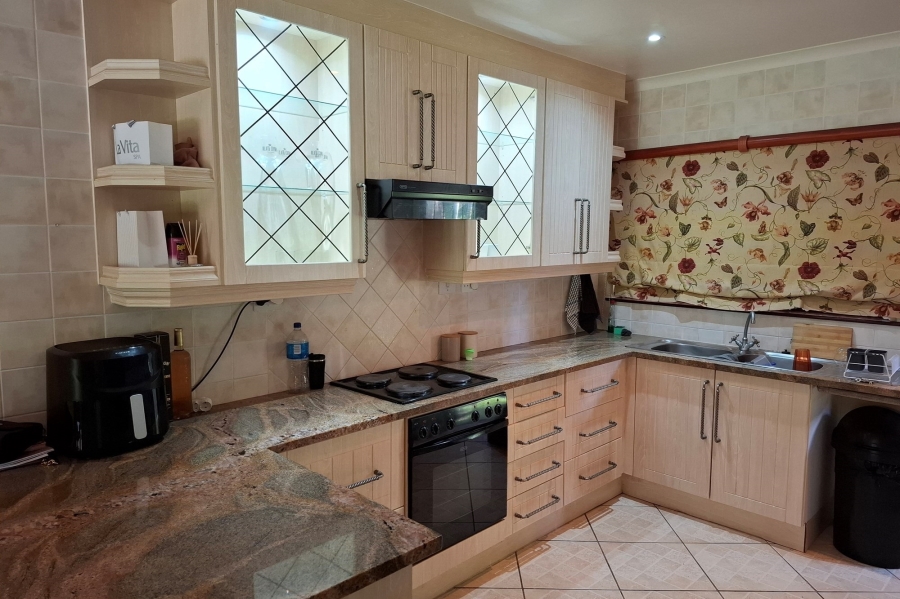 To Let 2 Bedroom Property for Rent in Margate KwaZulu-Natal