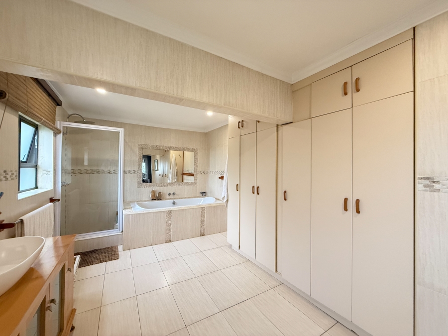 5 Bedroom Property for Sale in Blythedale KwaZulu-Natal