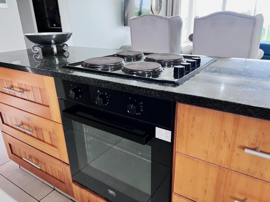 To Let 3 Bedroom Property for Rent in Margate KwaZulu-Natal