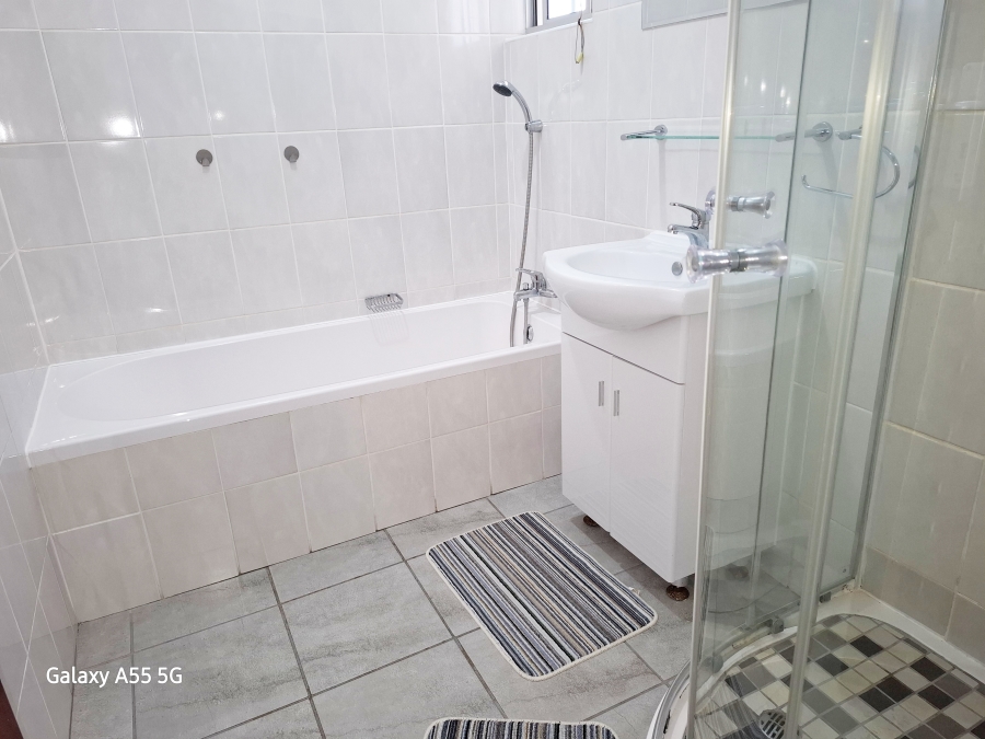 2 Bedroom Property for Sale in Uvongo Beach KwaZulu-Natal