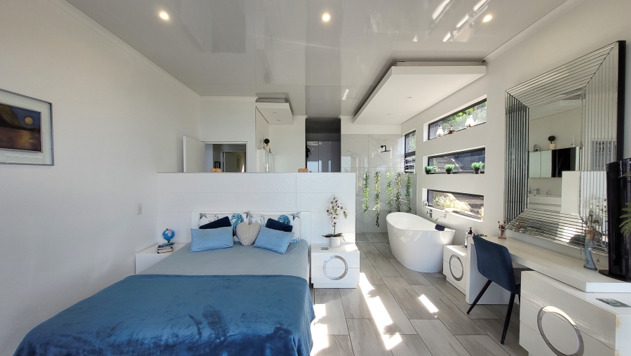 5 Bedroom Property for Sale in Ballito Central KwaZulu-Natal