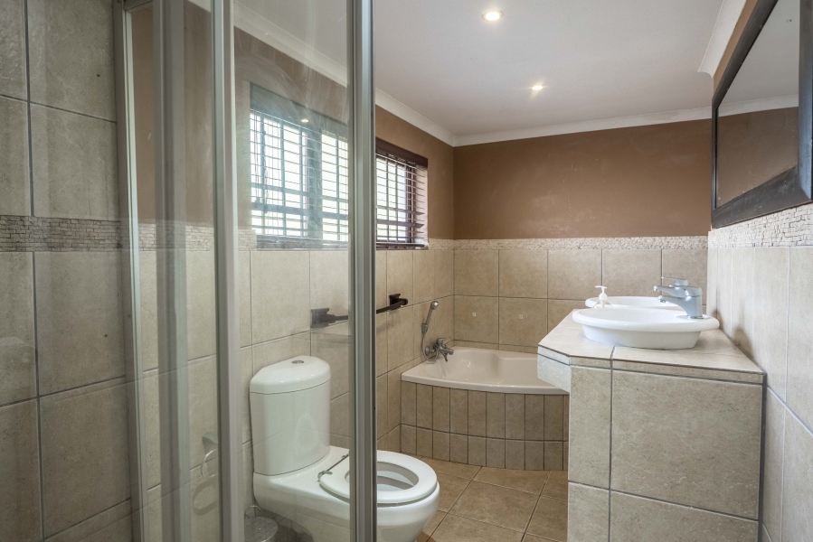 4 Bedroom Property for Sale in Freeland Park KwaZulu-Natal