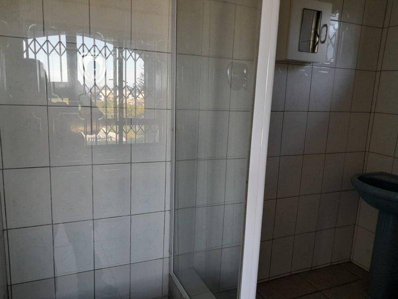To Let 4 Bedroom Property for Rent in Winklespruit KwaZulu-Natal