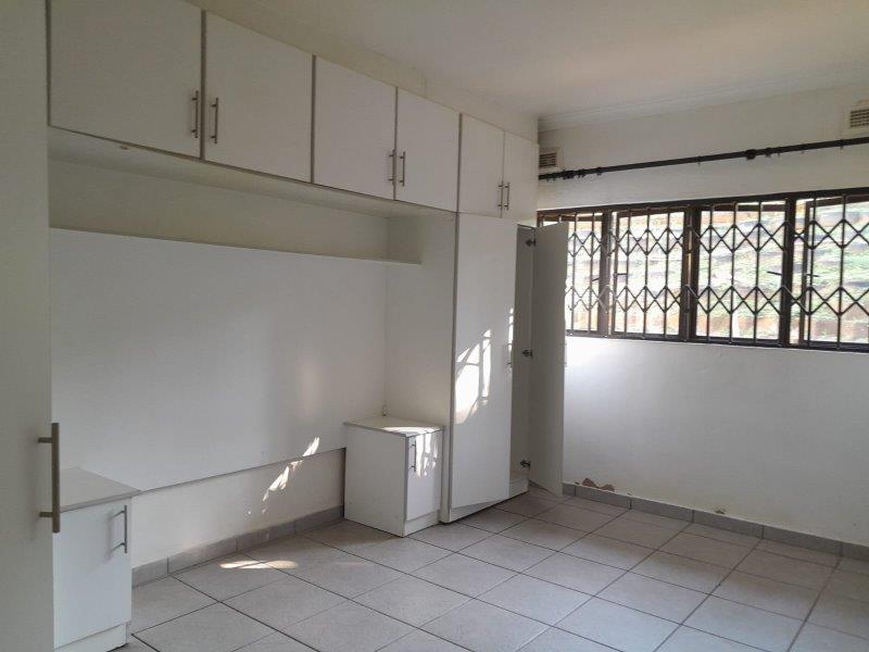 To Let 4 Bedroom Property for Rent in Winklespruit KwaZulu-Natal