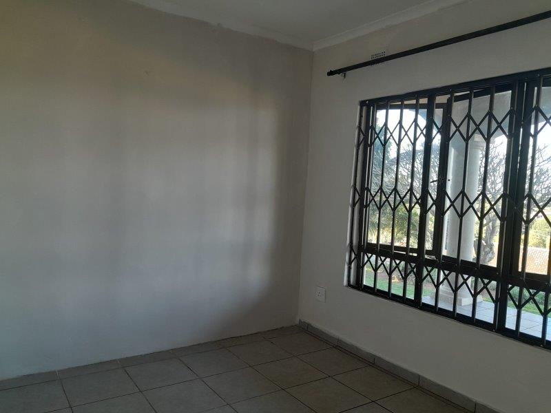 To Let 4 Bedroom Property for Rent in Winklespruit KwaZulu-Natal