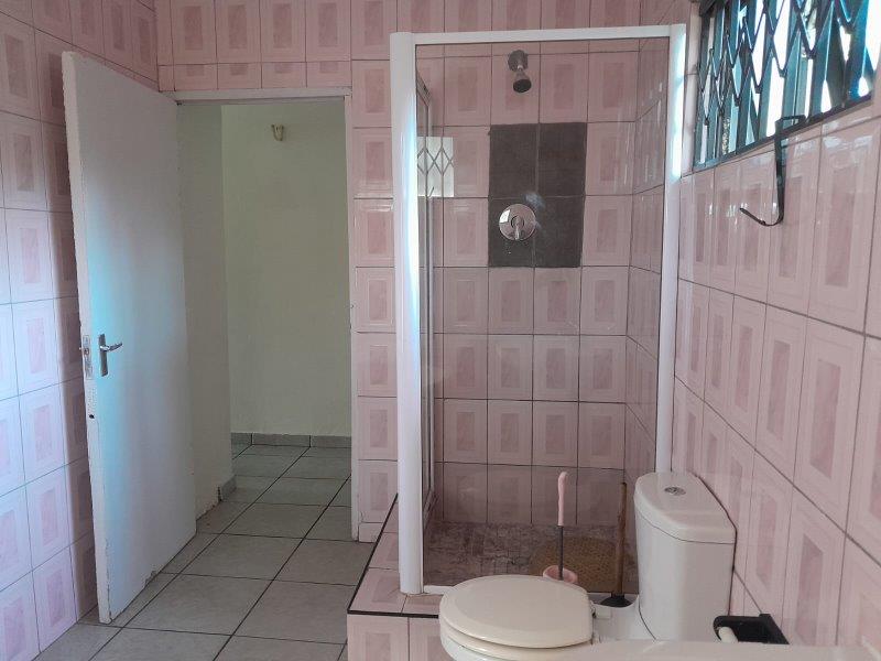 To Let 4 Bedroom Property for Rent in Winklespruit KwaZulu-Natal