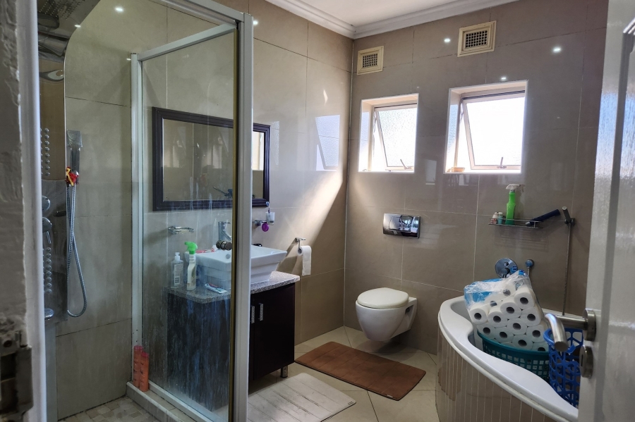4 Bedroom Property for Sale in Wentworth KwaZulu-Natal