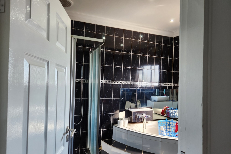 4 Bedroom Property for Sale in Wentworth KwaZulu-Natal