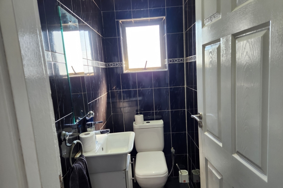 4 Bedroom Property for Sale in Wentworth KwaZulu-Natal