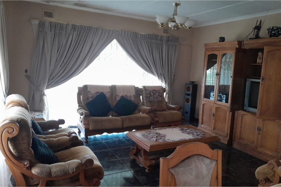 4 Bedroom Property for Sale in Umlazi J KwaZulu-Natal