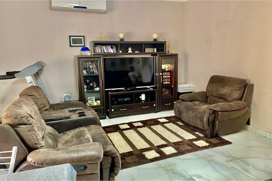 3 Bedroom Property for Sale in Parkgate KwaZulu-Natal