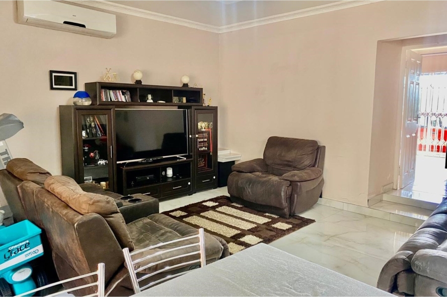 3 Bedroom Property for Sale in Parkgate KwaZulu-Natal